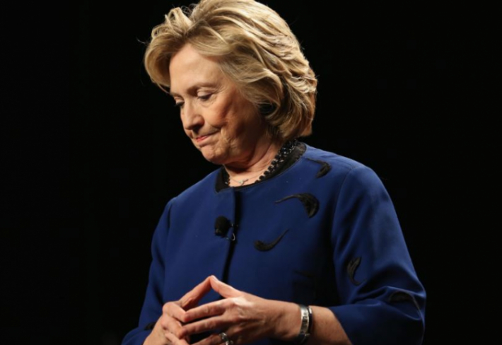 Až to přijde, čeká Hillary jako bývalou první dámu státní pohřeb se všemi poctami.