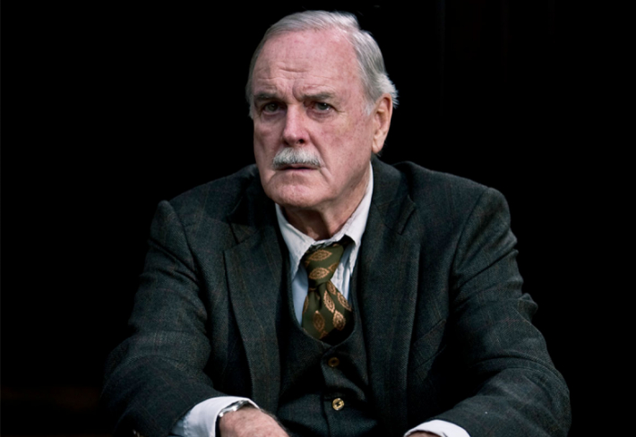 Než aby musel poslouchat nesmyslná osočování politicky korektních studentů, raději Cleese přednášek na univerzitách sám zanechal.