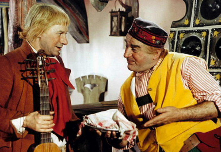 "Tady máte jitrnici, jakou svět ještě neviděl. Necháme to bez účtenky, jo?"