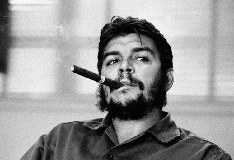 Che Guevara je jedním z nejslavnějších revolucionářů. Ve službách Fidela Castra ale začínal jako vystudovaný lékař.