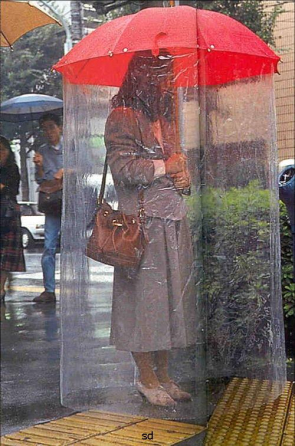 7) Deštník s pláštěnkou