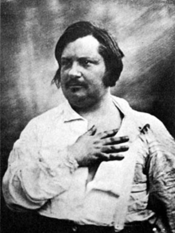 9) „Láska žije jen z důvěry.“ Honoré De Balzac