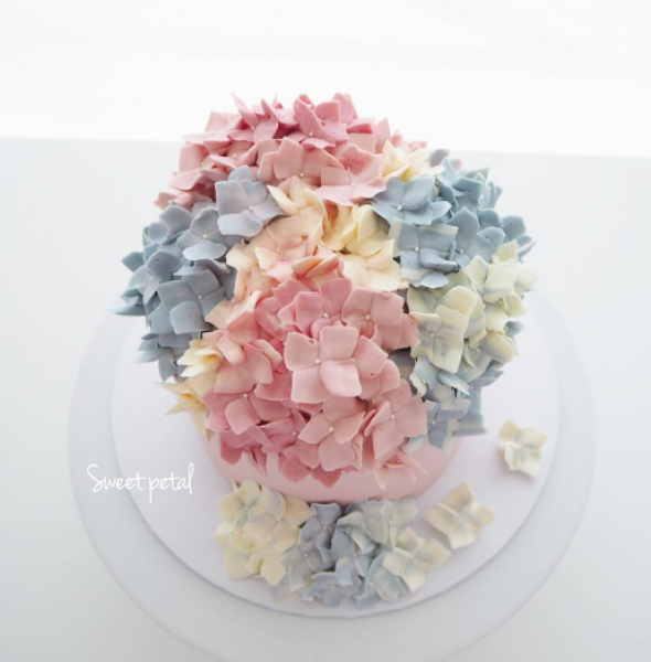 9) I pečení může být umění! Důkazem je Flower Cake &amp; Class 