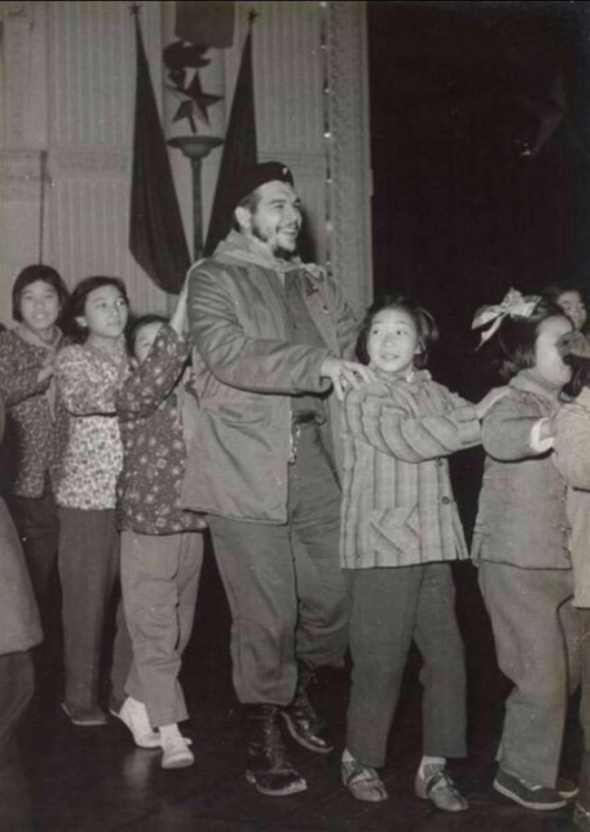 1. Che Guevara v šanghajské školce v roce 1960