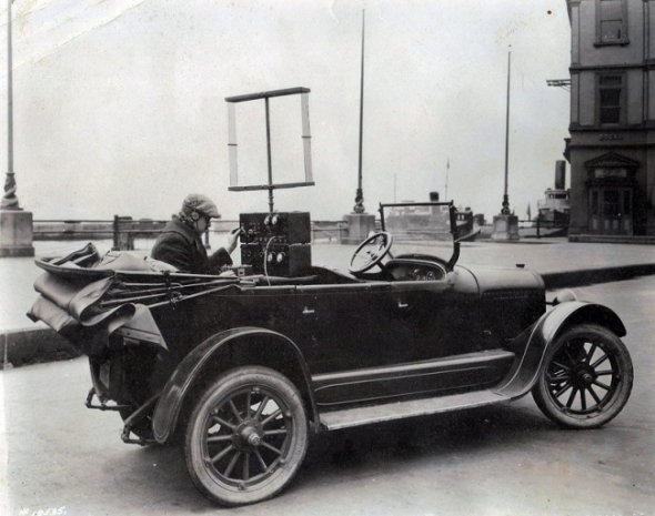 5. Jedna z prvních verzí telefonu v automobilu, 1924