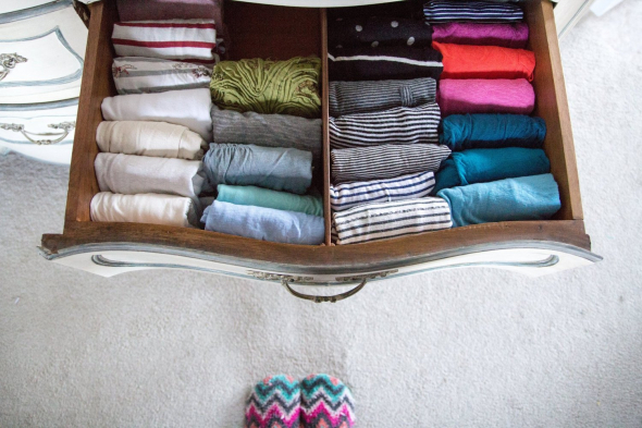 4. Složte si prádlo vertikálně, abyste viděli všechno!