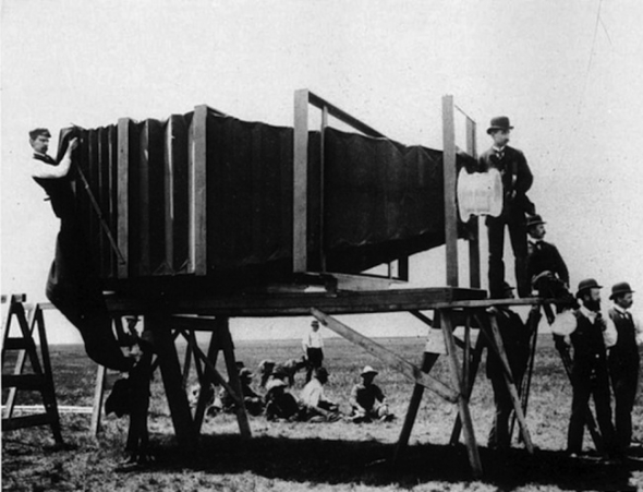 8. První teleobjektiv na světě, 1900