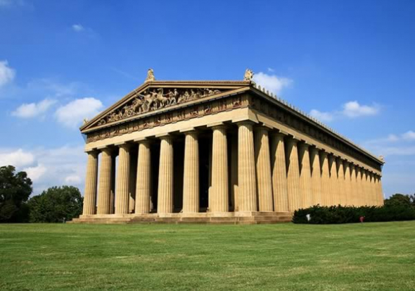 6. Napodobenina athénského Parthenónu v Nashville v USA