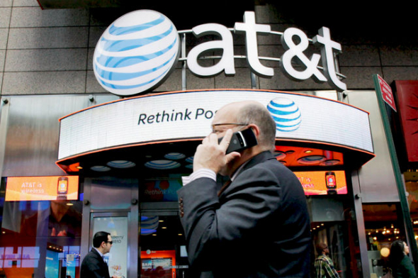 4. AT&amp;T (americká telekomunikační společnost)  -  87,016 miliard USD