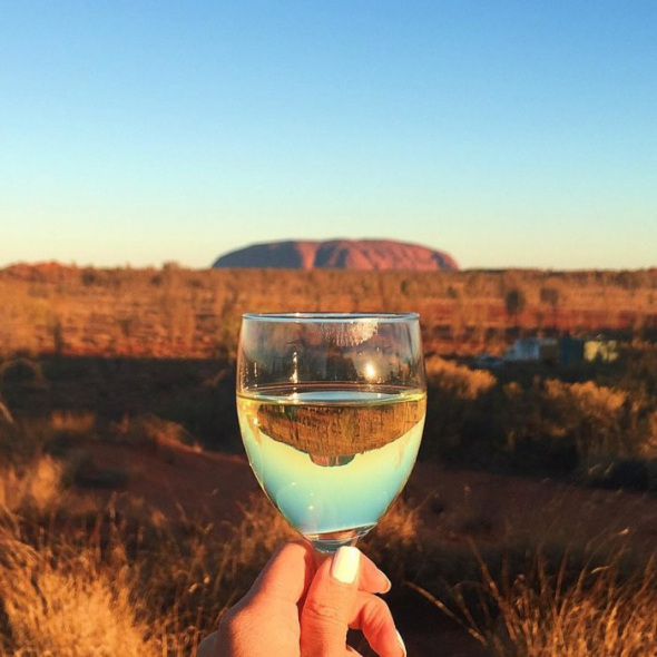 Víno na hoře Uluru v Austrálii
