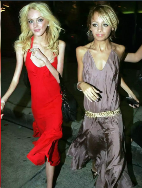 Lindsay Lohan a Nicole Richie byly duo, které tropilo hlouposti. Mimo jiné si asi také prošly anorexií...