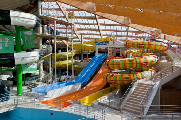 3. Aquapark Čestlice - Aquapalace Praha