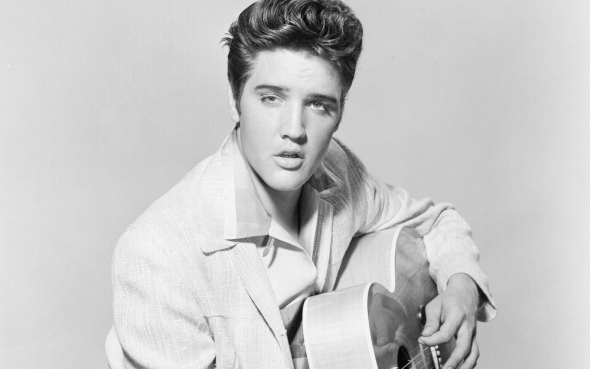 „Záviď někomu a strhne tě to dolů..., obdivuj někoho a posílí tě to...“ – Elvis Presley 