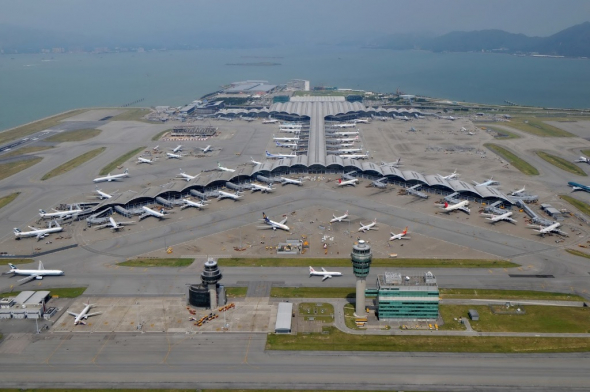 10. Hongkong (HKG), Hong Kong International Airport – 63,1 milionů odbavených osob