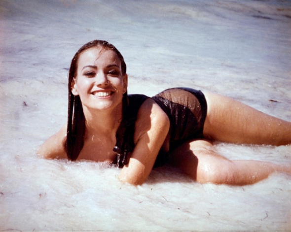 1965 — Claudine Auger alias Domino Derval