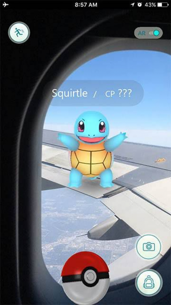 6. Squirtle se usídlil na křídle letadla