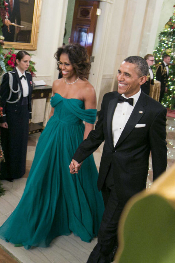 Na galavečeru Kennedy Center Honors měla Michelle nádherné zelené šaty se spadlými rameny