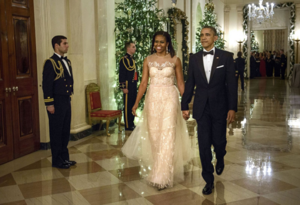 Ledově úžasné krajkové šaty měla na sobě Michelle v roce 2014 na galavečeru Kennedy Center Honors