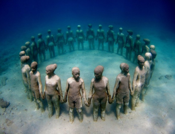 7. Nepříjemné zvraty osudu – Jason Decaires Taylor – Grenada