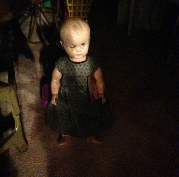 Pokud chcete, aby se vaše děti bály, pořiďte jim tuto panenku...