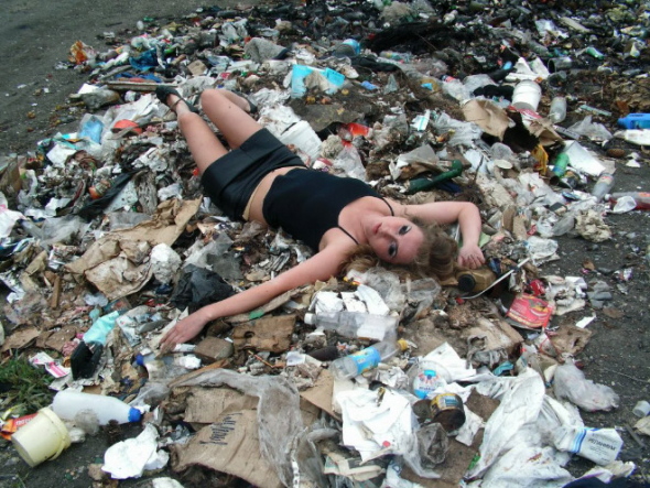 Krásné foto na hromadě odpadků, co říkáte?