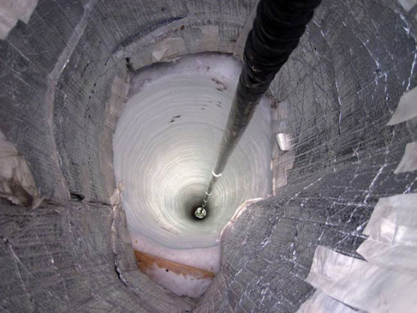 4) Observatoř IceCube Neutrino, Antarktida