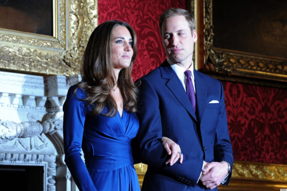 Modré šaty Kate Middleton