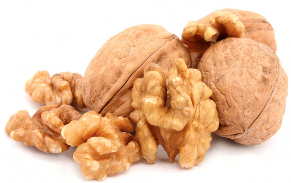 5. Vlašské a lískové ořechy – ovoce