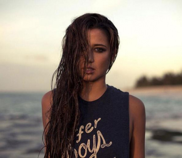 Malia Manuel, 20 let, Kauai, Havaj