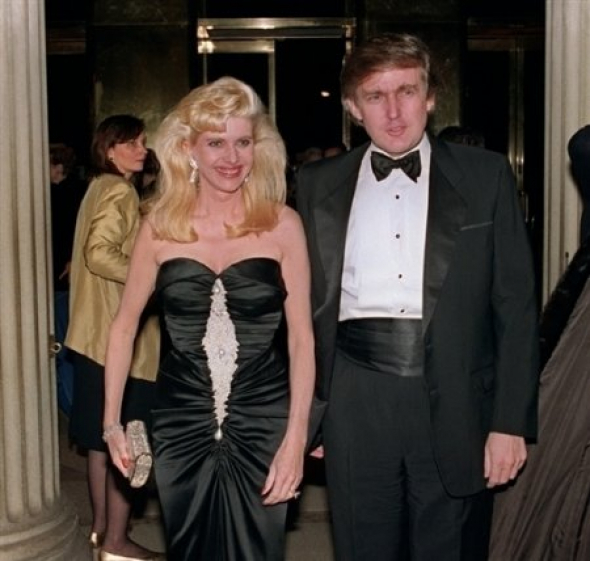 Donald se svojí první ženou Ivanou, rozenou Zelníčkovou z Československa.