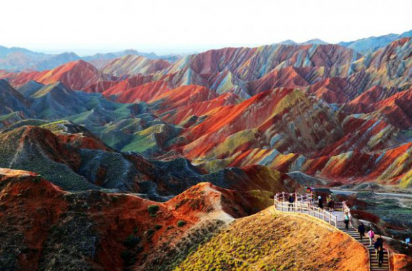 2) Údolí Zhangye Danxia v Číně