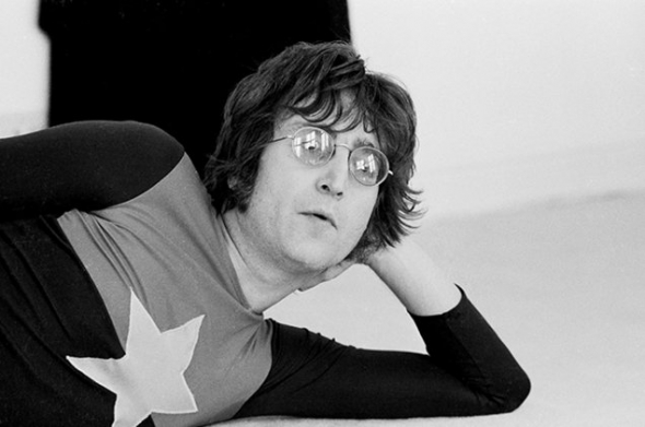 „Miluji život, protože mi dal tebe. Miluji tebe, protože ty jsi můj život.“ – John Lennon