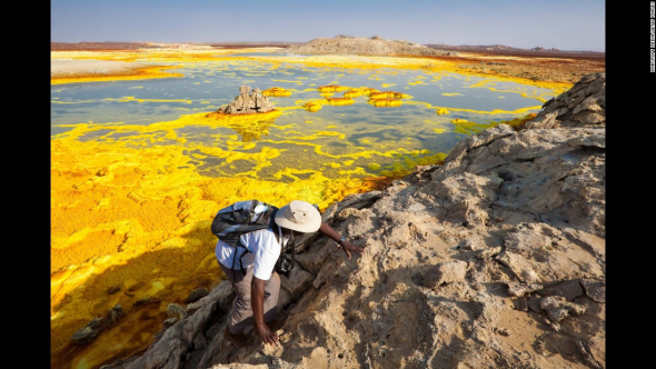 Hydrotermální žlutá vodní plocha v Etiopii