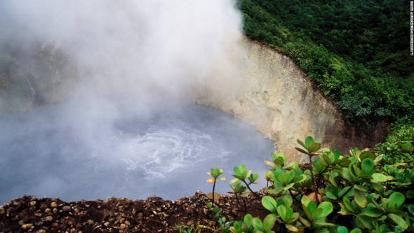 Vařící jezero na Dominice, jež je součástí UNESCO