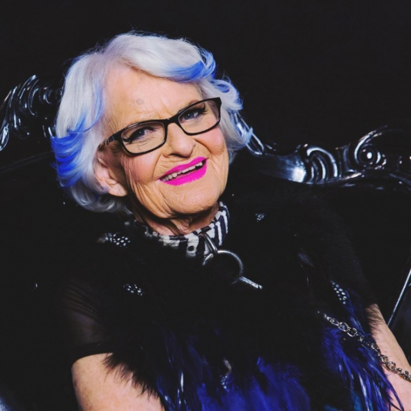 Baddie Winkle, 86 let