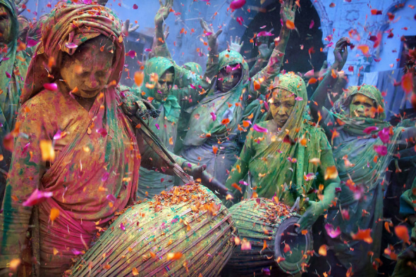 #5 Pestrobarevný svátek Hólí ve Vrindávanu v Indie